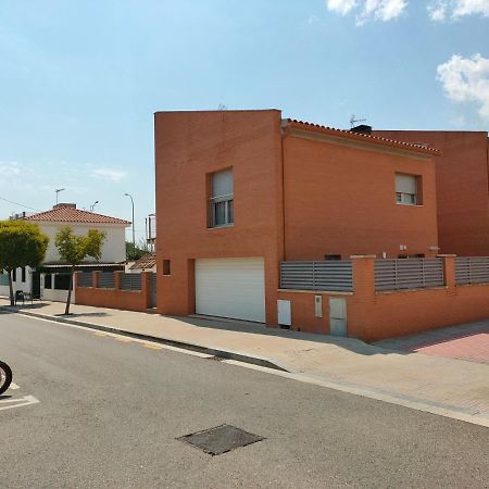 Chalet Amplio Con Jardin Y Zona Barbacoa. Reus Eksteriør billede