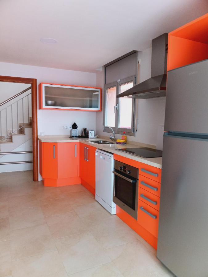 Chalet Amplio Con Jardin Y Zona Barbacoa. Reus Eksteriør billede