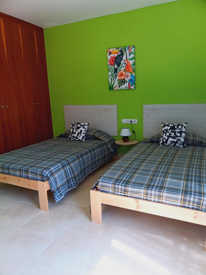 Chalet Amplio Con Jardin Y Zona Barbacoa. Reus Eksteriør billede