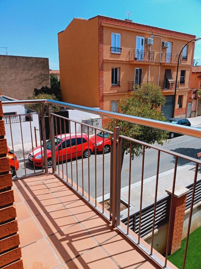 Chalet Amplio Con Jardin Y Zona Barbacoa. Reus Eksteriør billede